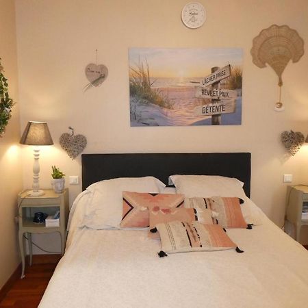 Chambre Le Mas D'Adelice Taulignan 外观 照片